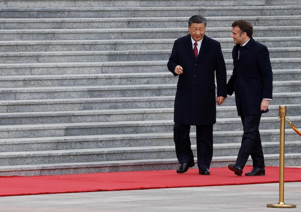 Ukraine live briefing: Macron meets with Xi as he urges China to help end war